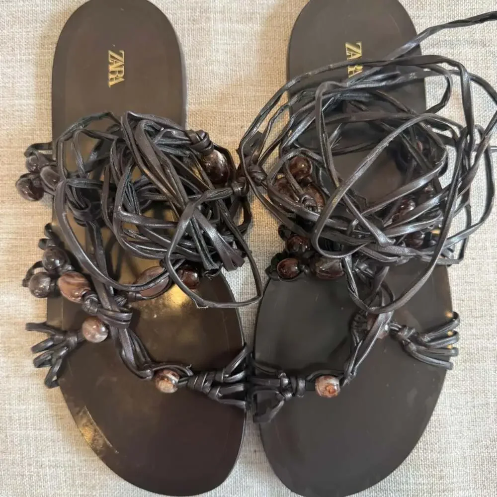 Zara Women's Brown and Black Sandals